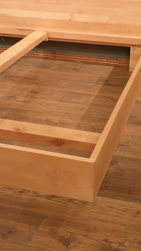 Massivholzbett 200x180cm, Erle geölt Massivholzbett 200x180cm, Erle geölt
