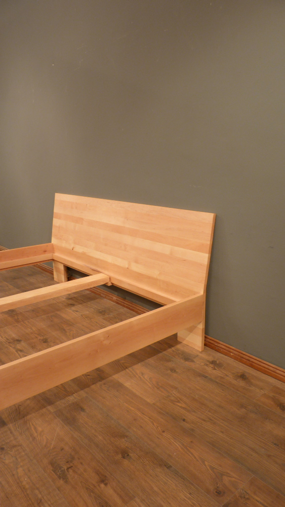 Massivholzbett 200x180cm, Erle geölt Massivholzbett 200x180cm, Erle geölt