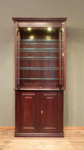 Massivholz Aufsatzvitrine im klassischen Stil