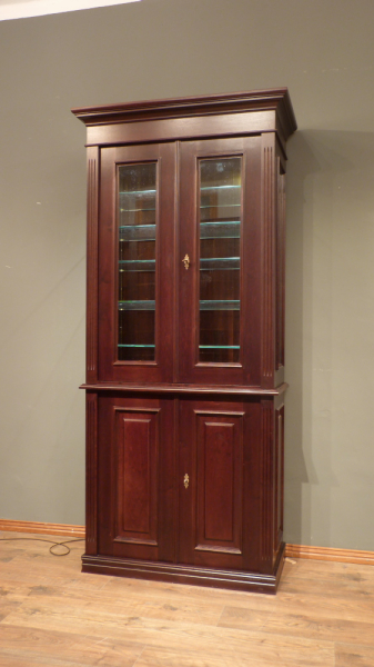 Massivholz Aufsatzvitrine im klassischen Stil