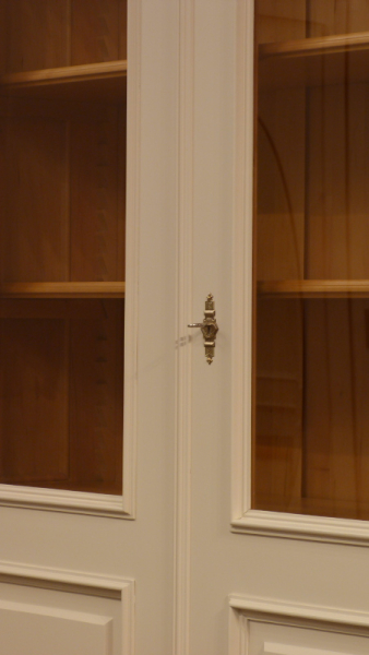 Massivholz Bücherschrank im Gründerzeitstil