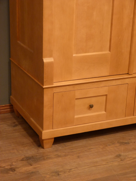 Gebrauchter Massivholz Kleiderschrank, komplett zerlegbar