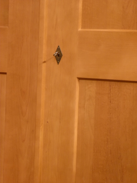 Gebrauchter Massivholz Kleiderschrank, komplett zerlegbar