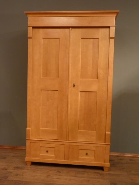 Gebrauchter Massivholz Kleiderschrank, komplett zerlegbar