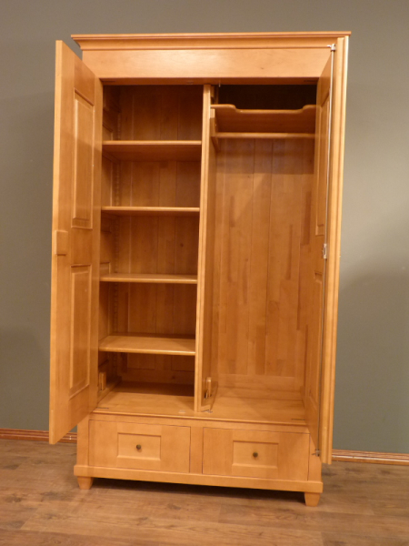 Gebrauchter Massivholz Kleiderschrank, komplett zerlegbar
