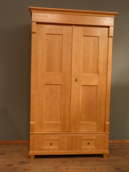 Gebrauchter Massivholz Kleiderschrank, komplett zerlegbar
