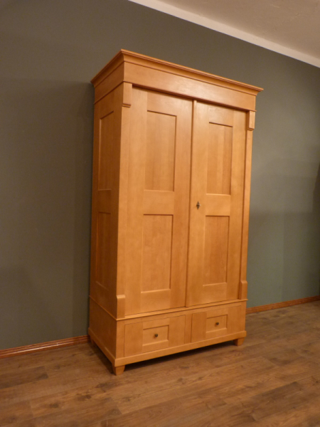 Gebrauchter Massivholz Kleiderschrank, komplett zerlegbar