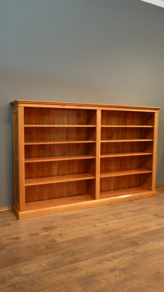 Elegantes Kirschholz Bücherregal mit verstellbaren Böden