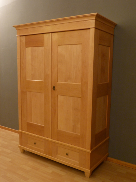 Kleiderschränke nach Maß, klassischer Kleiderschrank, massiv Erle
