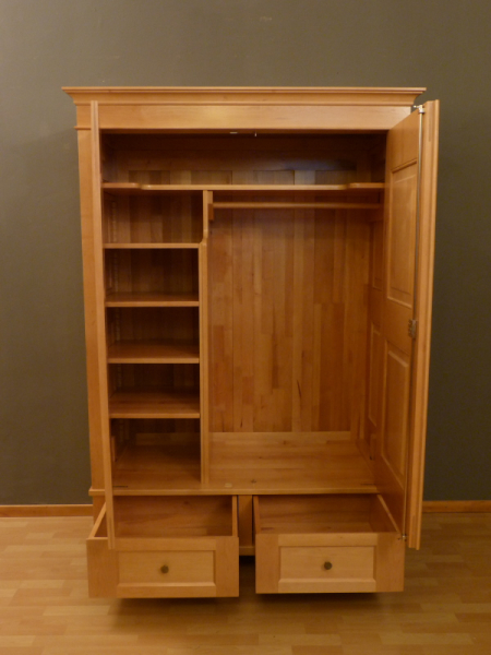 Kleiderschränke nach Maß, klassischer Kleiderschrank, massiv Erle