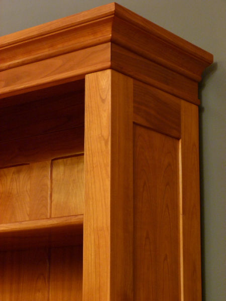 Bücherregale nach Maß, elegantes Kirschholzregal mit Schublade