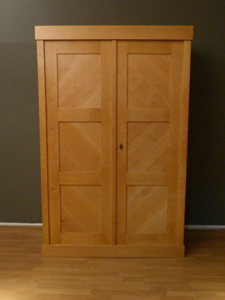 Kleiderschränke nach Maß, Bauhaus Kleiderschrank, massiv Erle