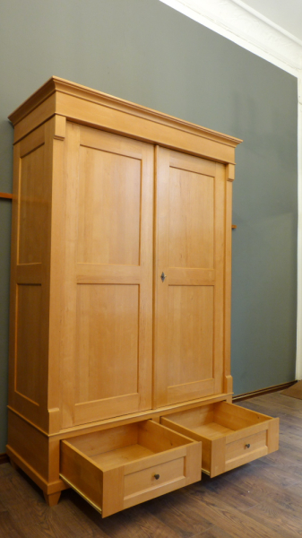 Gebrauchter Kleiderschrank, massiv Erle, komplett zerlegbar