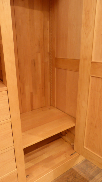 Kleiderschrank im Bauhausstil, massiv Erle, komplett zerlegbar, andere Maße möglich