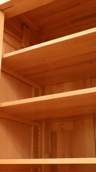 Kleiderschrank im Bauhausstil, massiv Erle, komplett zerlegbar, andere Maße möglich