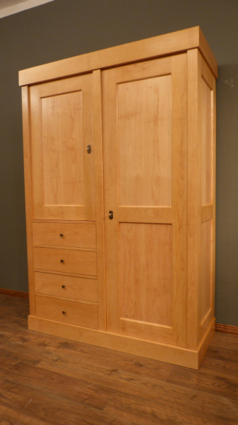 Kleiderschrank im Bauhausstil, massiv Erle, komplett zerlegbar, andere Maße möglich