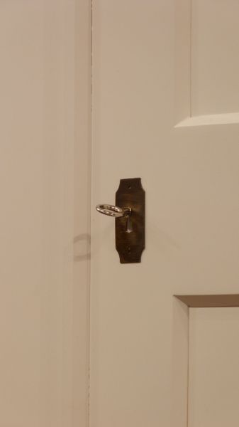 Kleiderschränke nach Maß, klassischer Kleiderschrank, Erle weiss lasiert