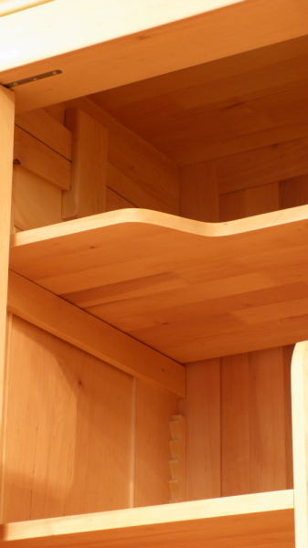 Klassicher Massivholz Kleiderschrank, komplett zerlegbar