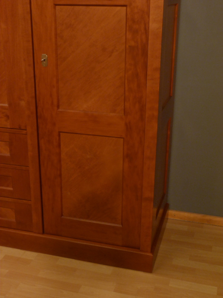 Kleiderschränke nach Maß, schlichter Kleiderschrank, massiv Erle