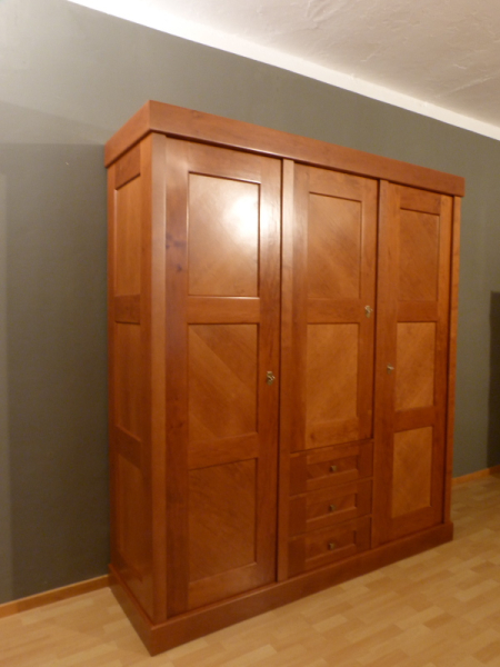 Kleiderschränke nach Maß, schlichter Kleiderschrank, massiv Erle