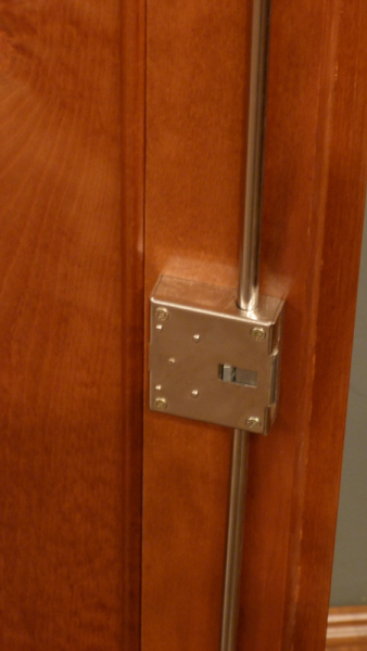 Schrank Massivholz 2 Türen Wäscheschrank massiv Erle mit 2 Holztüren