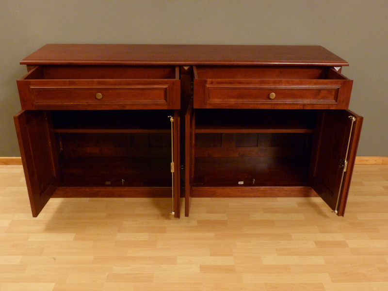 Anrichte im klaassischen Stil, Erle Mahagoni gebeizt