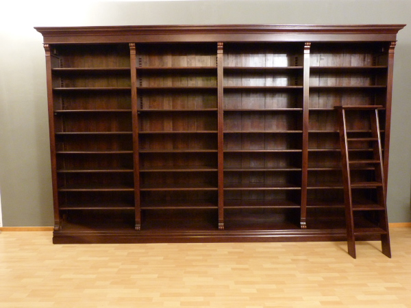 Bücherregale Massivholz, klassisches Bücherregal vierfach strukturiert