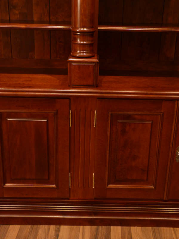 Massivholz Bücherregale nach Maß, Monumentale Ausführung mit Säulen