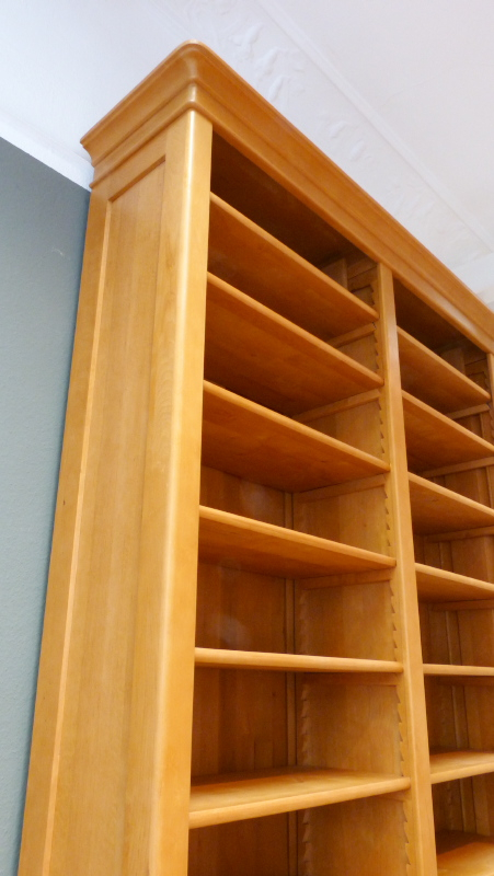 Massivholz Bücherregale nach Maß, gebrauchtes Bücherregal in schlichter Gestaltung