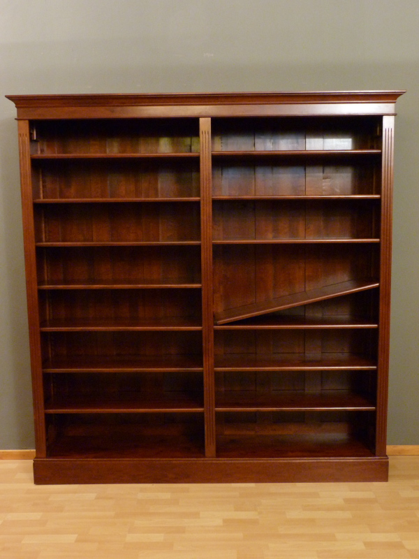 Bücherregale Massivholz, klassisches Bücherregal zweifach strukturiert