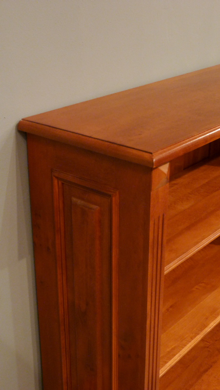 Massivholz Bücherregale nach Maß, flaches Bücherregal in klassischer Gestaltung