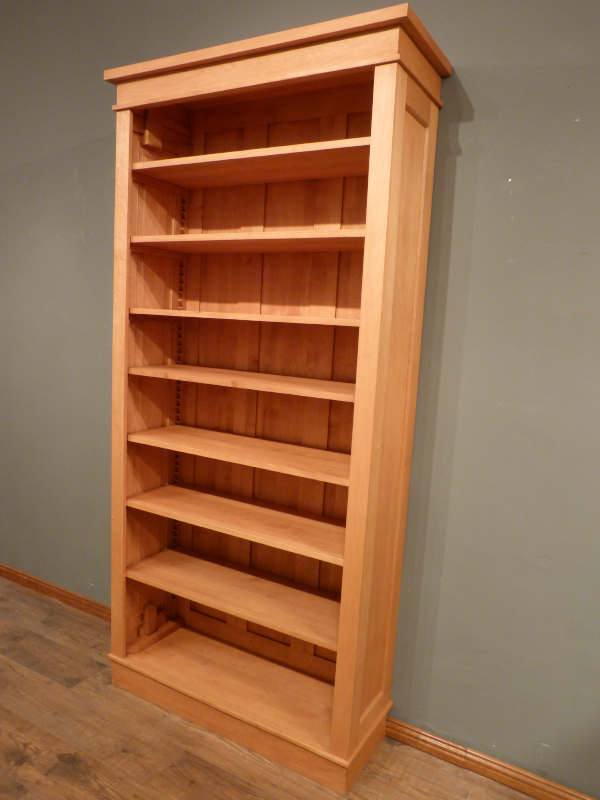 Massivholz Bücherregale nach Maß, Ausstellungsstück im Bauhausstil