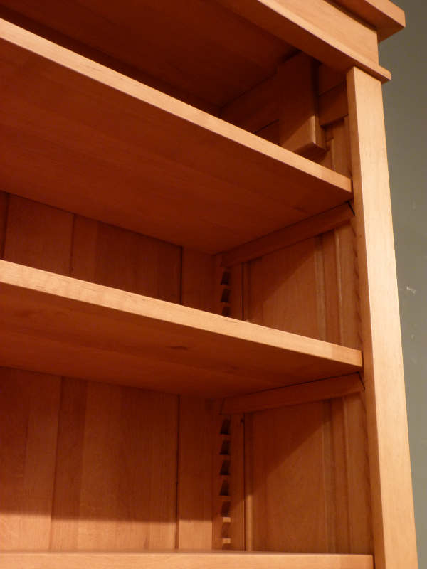 Massivholz Bücherregale nach Maß, Ausstellungsstück im Bauhausstil