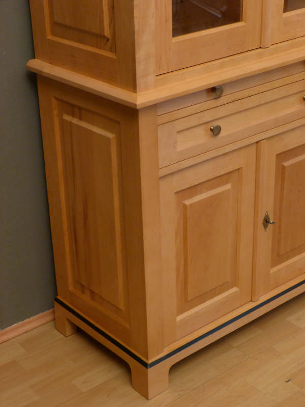 Massivholz Bücherregale nach Maß, Bücher/Geschirrschrank