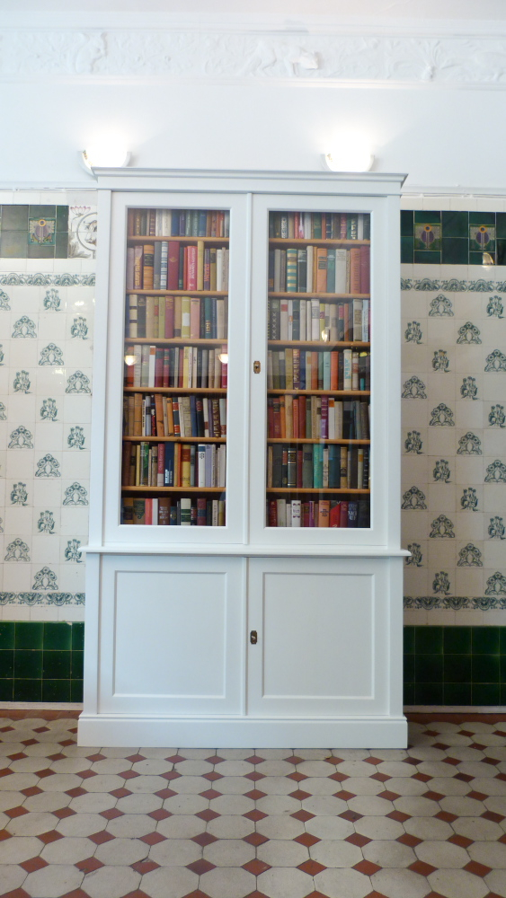 Bibliotheksschrank, massiv Erle