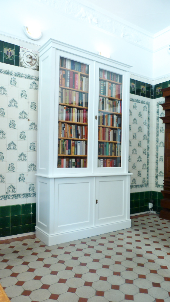 Bibliotheksschrank, massiv Erle