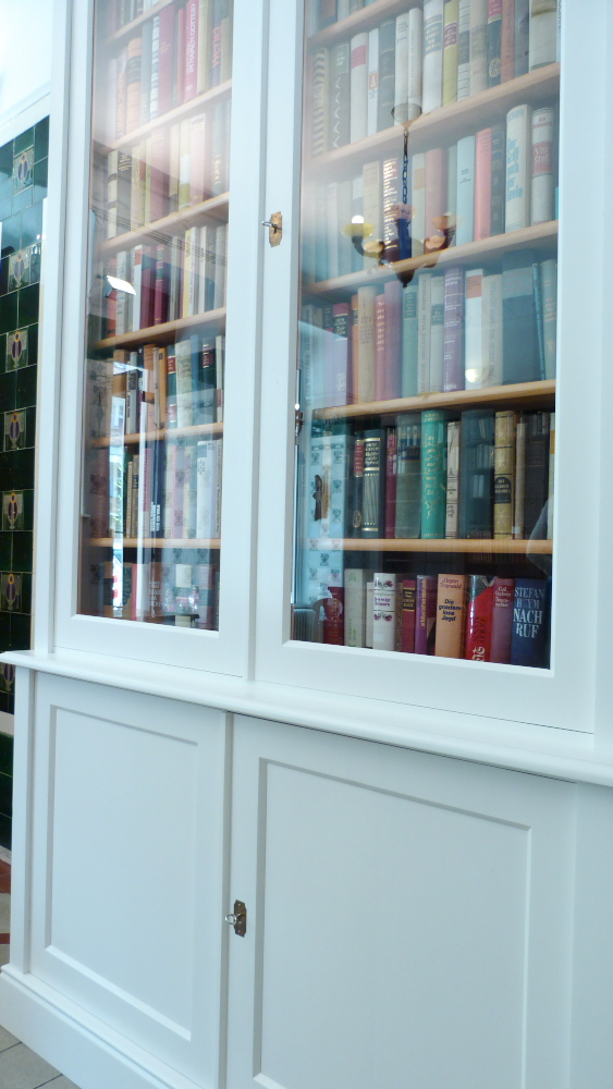 Bibliotheksschrank, massiv Erle