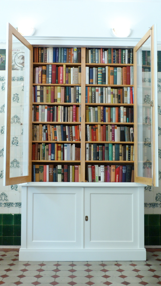 Bibliotheksschrank, massiv Erle