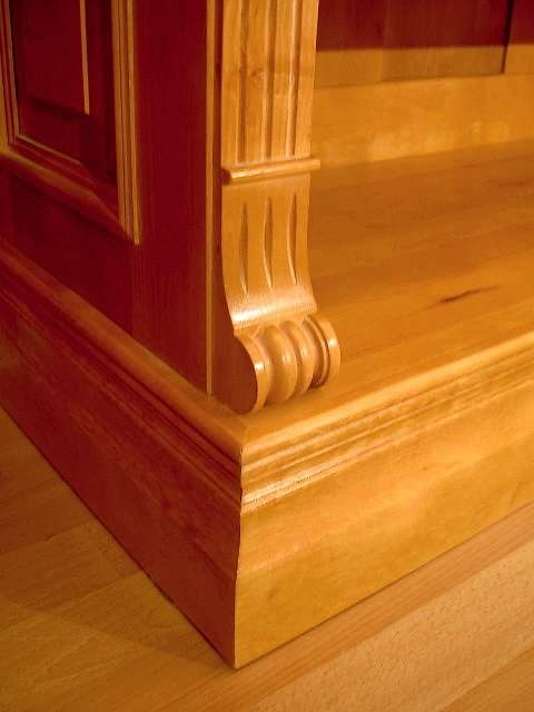 Sockelbereich vom Bücherregal EINER22 - Bild 7