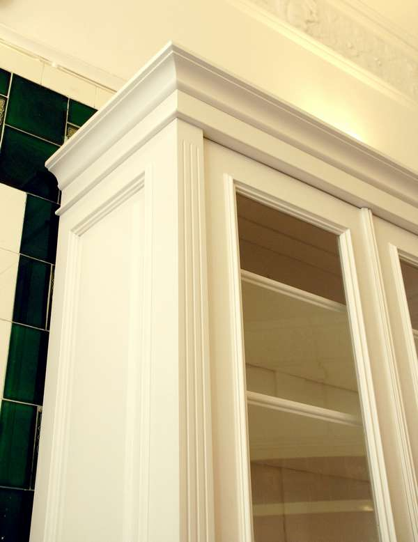 Kopf- und Seitenansicht vom Bücherschrank DOPPLER23 - Bild 10