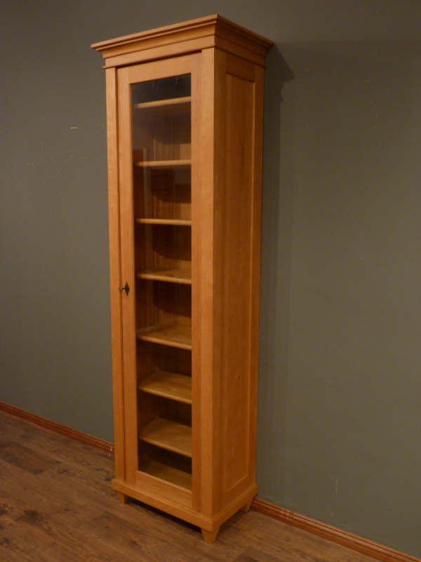 Bücherschrank in Erle massiv, natur 2