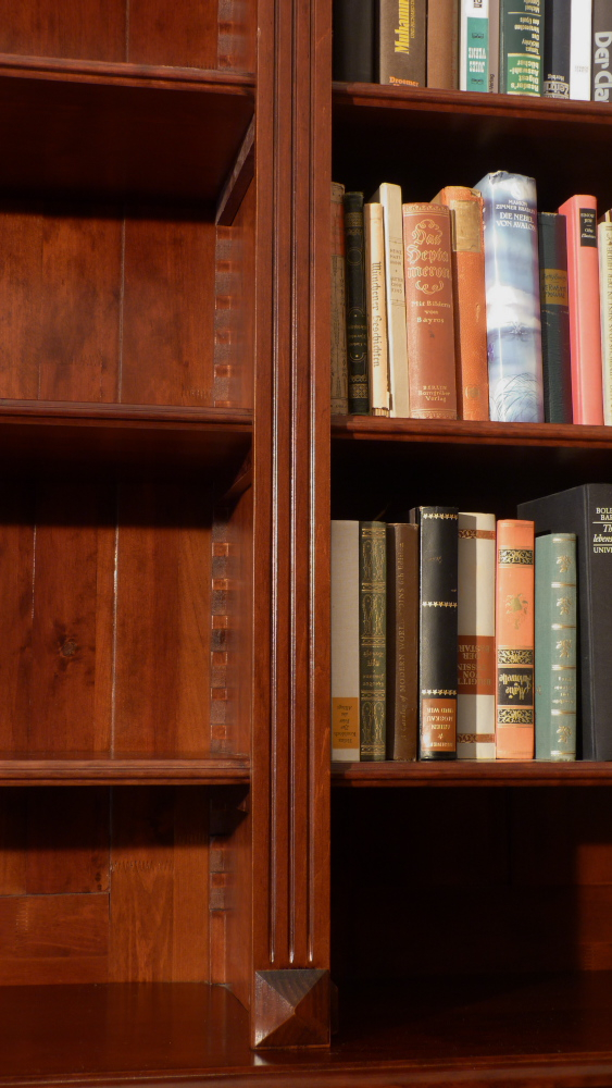 Massivholz Bücherwand, massiv Erle, komplett zerlegbar