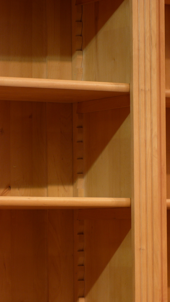 Klassisches Bücherregal mit drei Elementen, massiv Erle