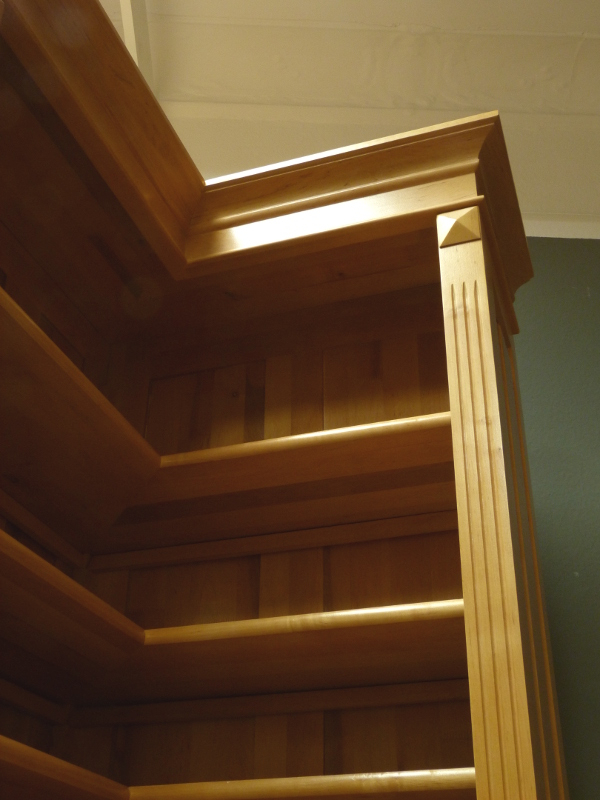 Massivholz Bücherregale nach Maß, Eckregal als Ausstellungsstück