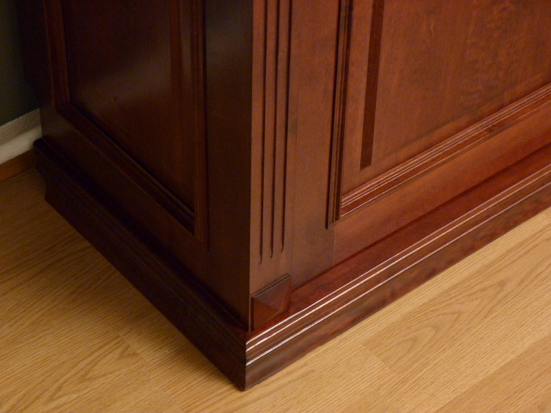 Bücherregal mit geschlossenem Unterbau, Erle massiv, EINER15