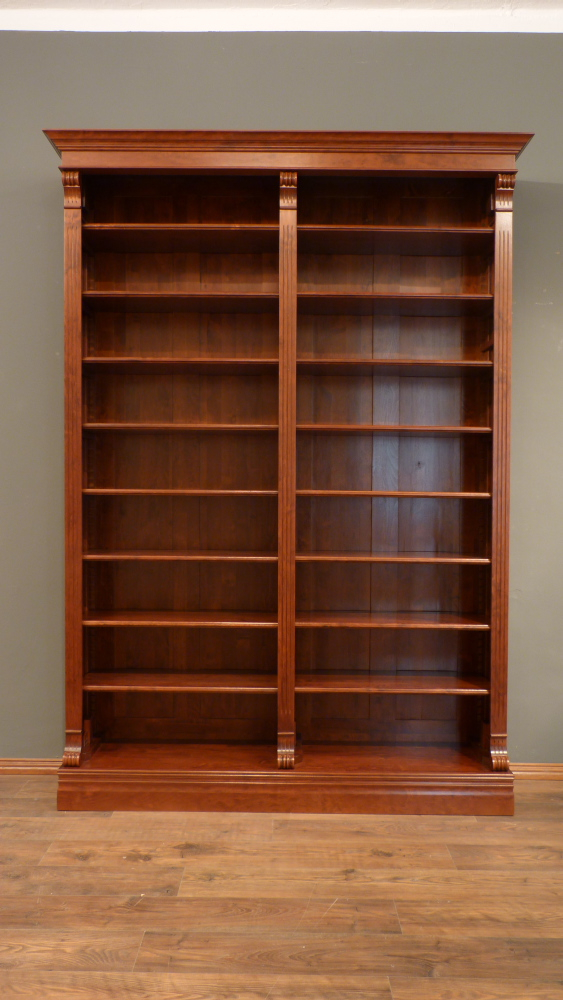 Massivholz Bücherregal im Gründerzeit Stil