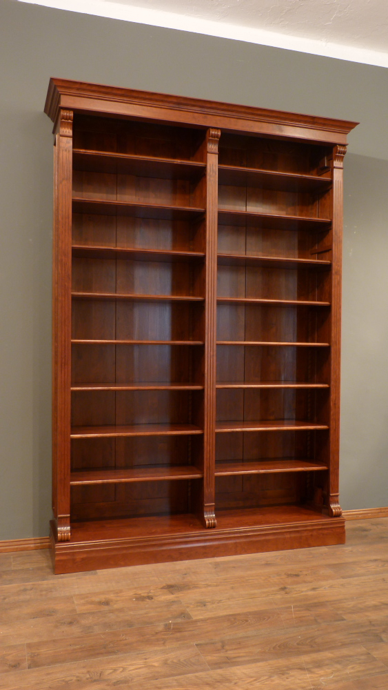 Massivholz Bücherregal im Gründerzeit Stil