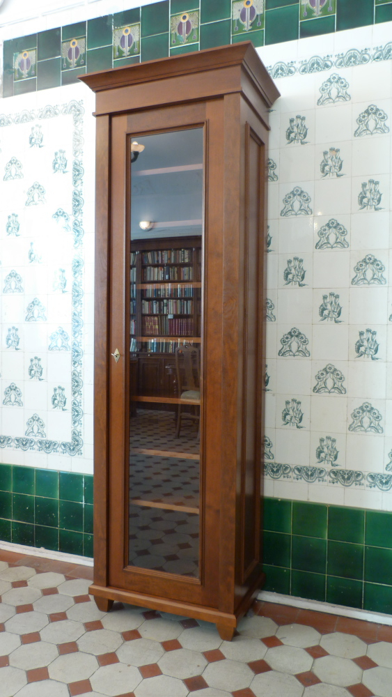 Massivholz Bücherschrank, komplett zerlegbar und alle Böden verstellbar