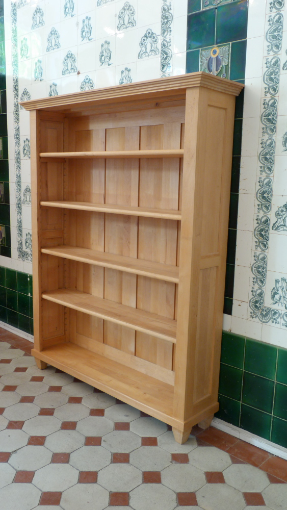 Massivholz Bücherregal im klassischen Stil
