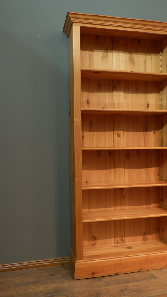 Bücherregal Massivholz, Kiefer, klassisch gestaltet